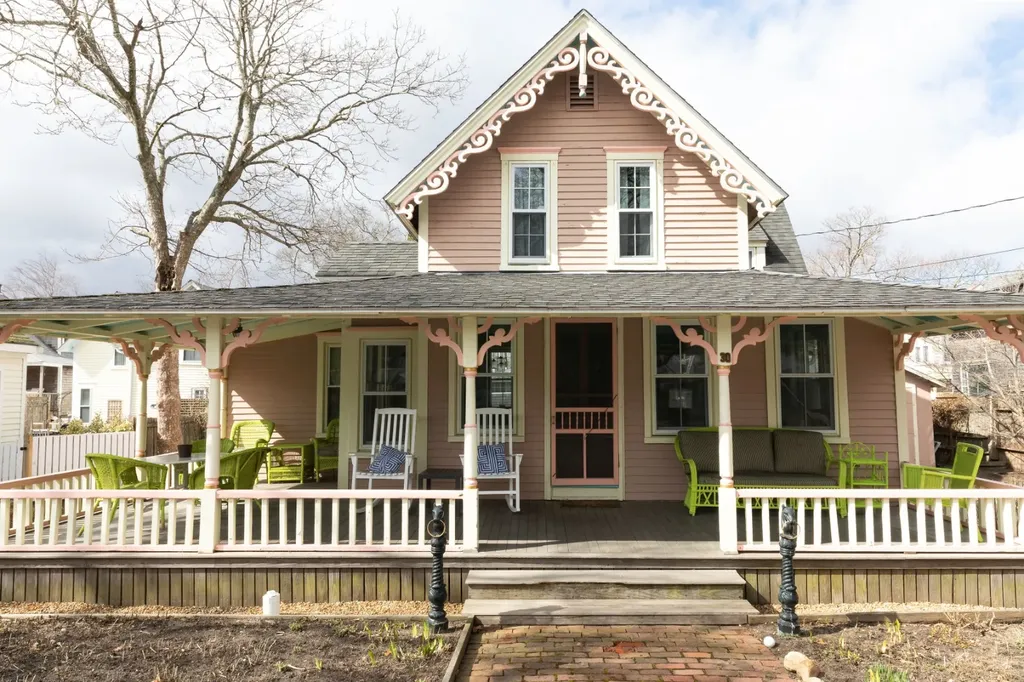 30 Massasoit Avenue Oak Bluffs MA 02557