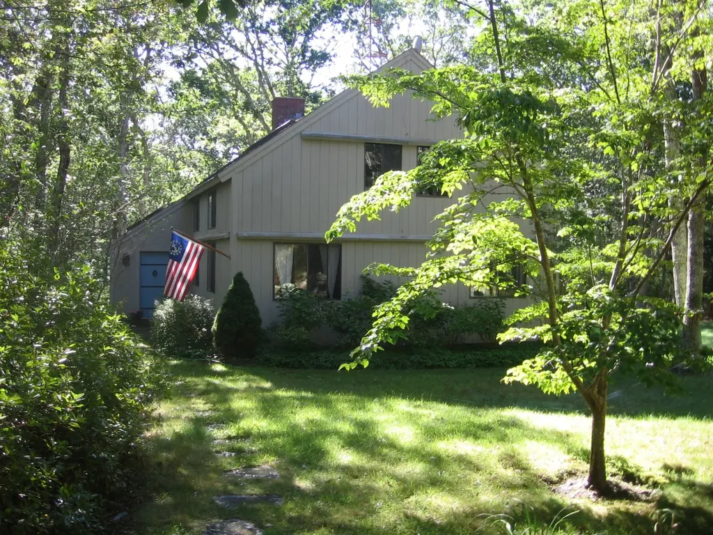 14 Swans Way Chilmark MA 02575