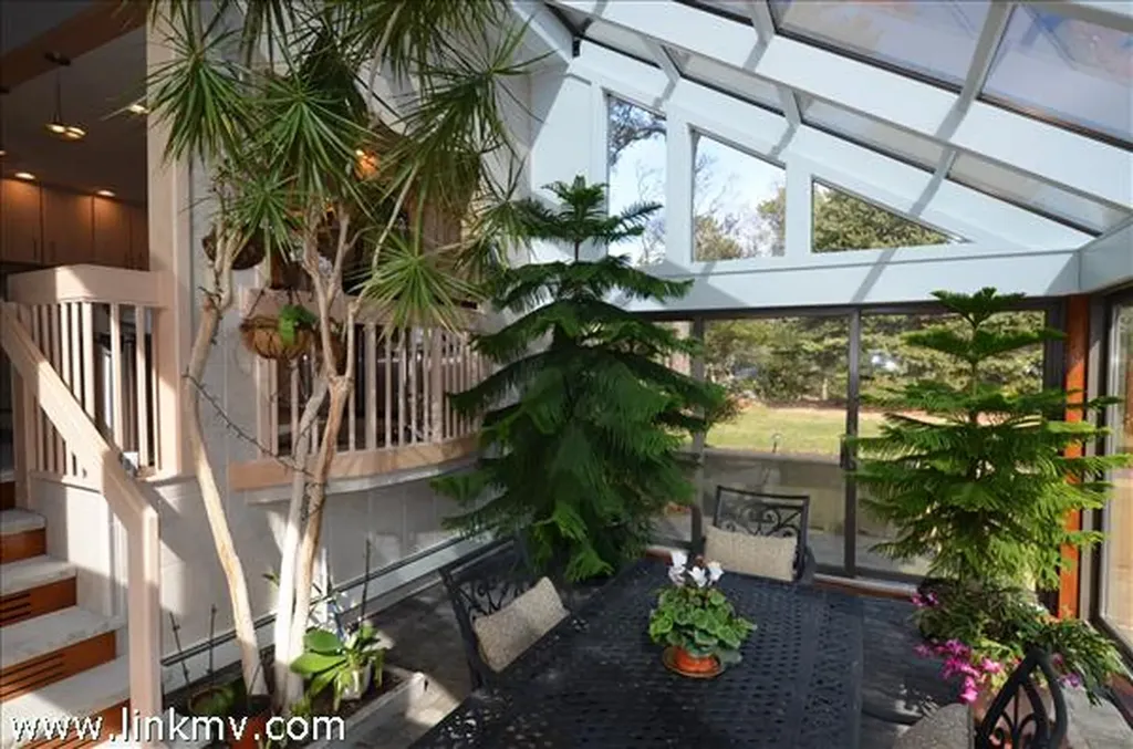 439 Neal Way Oak Bluffs MA 02557
