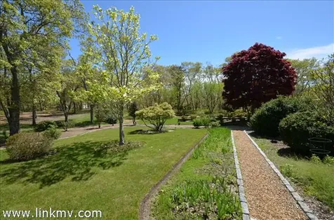 439 Neal Way Oak Bluffs MA 02557
