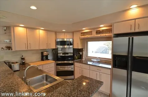 439 Neal Way Oak Bluffs MA 02557