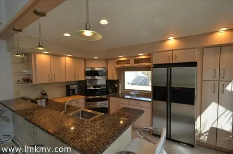 439 Neal Way Oak Bluffs MA 02557