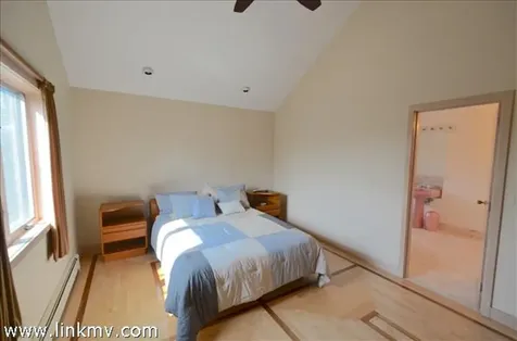 439 Neal Way Oak Bluffs MA 02557