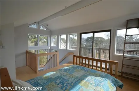 439 Neal Way Oak Bluffs MA 02557