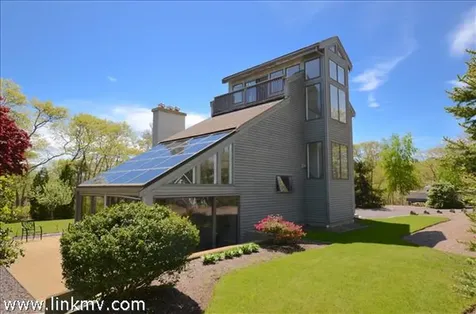 439 Neal Way Oak Bluffs MA 02557