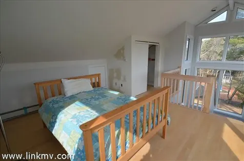 439 Neal Way Oak Bluffs MA 02557