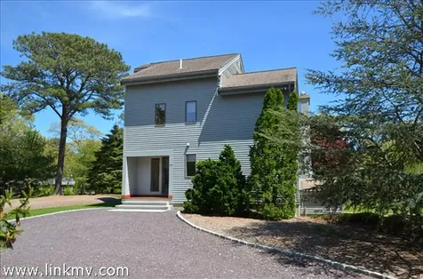 439 Neal Way Oak Bluffs MA 02557