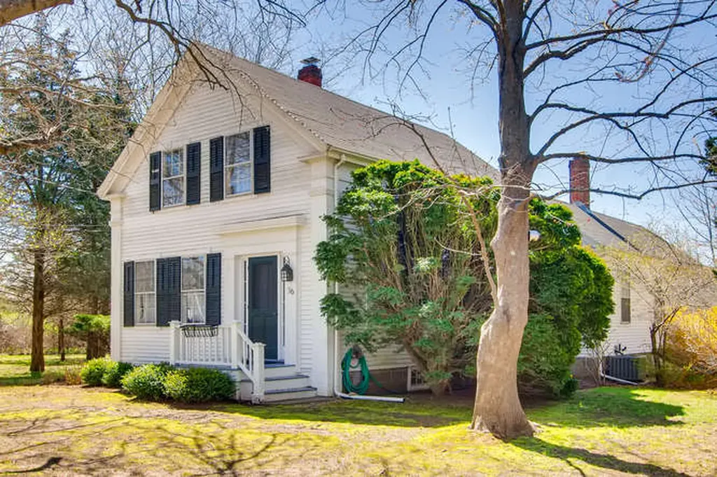 36 Music Street West Tisbury MA 02575