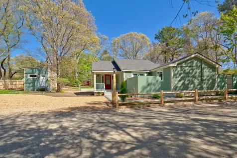 20 Buena Vista Street Oak Bluffs MA 02557