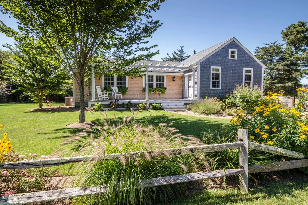 22 Kitts Field Circle Edgartown MA 02539
