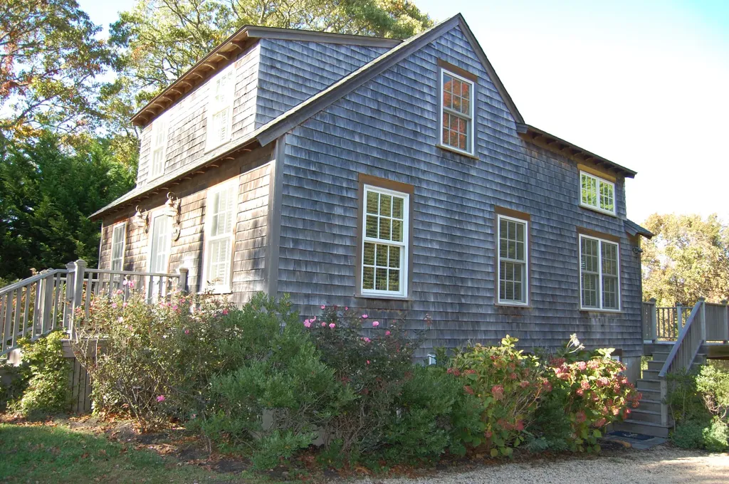 22 Larsen Lane Chilmark MA 02535