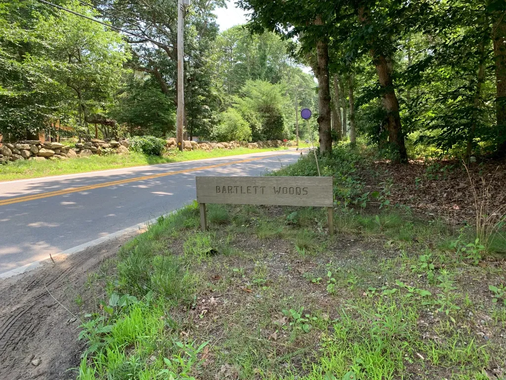 Lot 1a Bartlett Woods Chilmark MA 02535