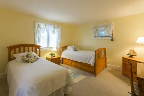 54 Schoolhouse Road Edgartown MA 02539