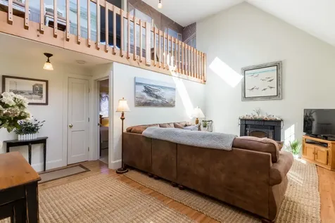 54 Schoolhouse Road Edgartown MA 02539