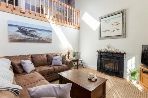 54 Schoolhouse Road Edgartown MA 02539