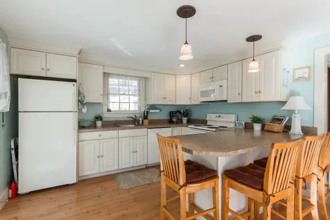 54 Schoolhouse Road Edgartown MA 02539