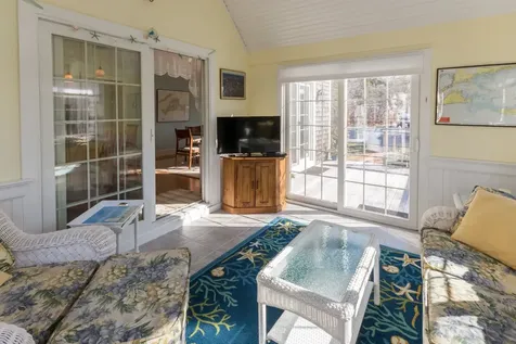 54 Schoolhouse Road Edgartown MA 02539