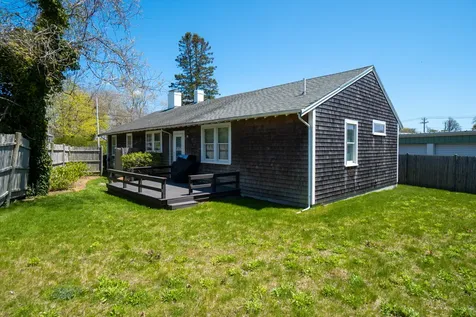 18 Pinehurst Road Edgartown MA 02539