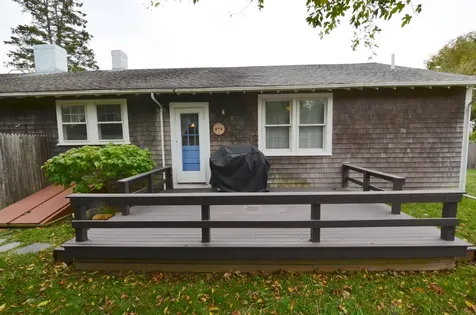 18 Pinehurst Road Edgartown MA 02539