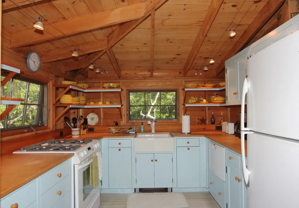 155 John Cottle Road West Tisbury MA 02575