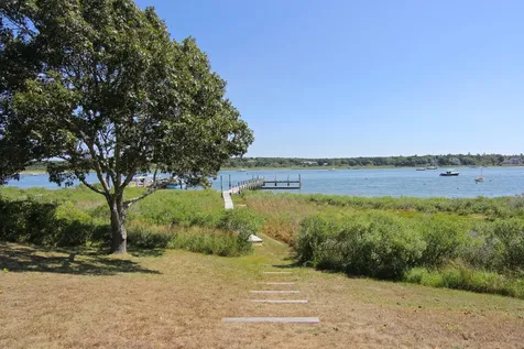 12 Guernsey Lane Edgartown MA 02539