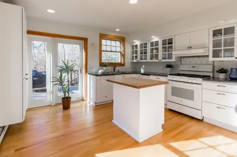 26 Stonewood Lane West Tisbury MA 02575