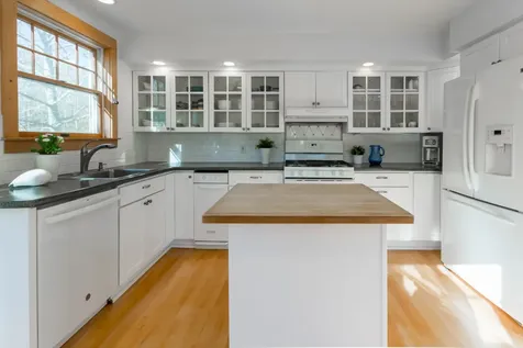 26 Stonewood Lane West Tisbury MA 02575
