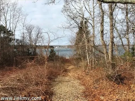 24 Fitchburg Avenue Oak Bluffs MA 02557