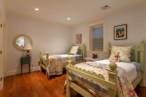 49 North Summer Street Edgartown MA 02539