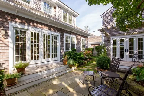 49 North Summer Street Edgartown MA 02539