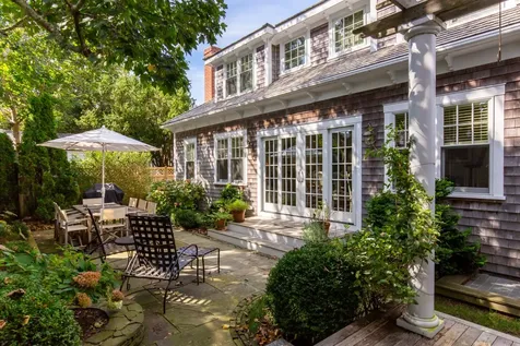49 North Summer Street Edgartown MA 02539