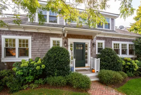 49 North Summer Street Edgartown MA 02539