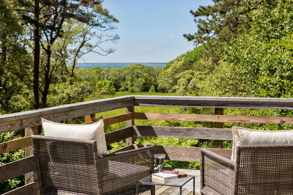 57 Christmas Hill Lane Vineyard Haven MA 02568