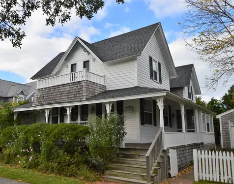 31 Tuckernuck Avenue Oak Bluffs MA 02557