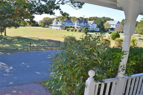 31 Tuckernuck Avenue Oak Bluffs MA 02557