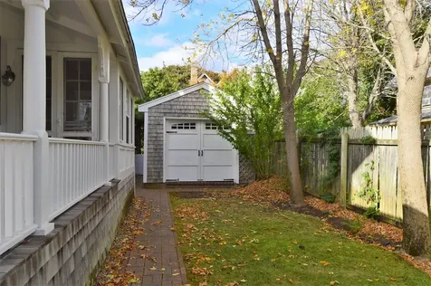 31 Tuckernuck Avenue Oak Bluffs MA 02557