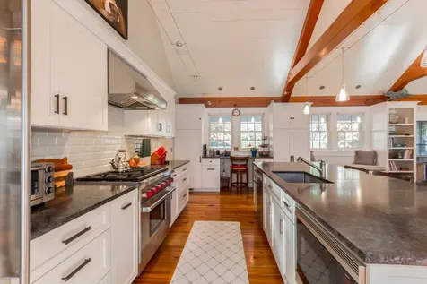 32 Clevelandtown Road Edgartown MA 02539