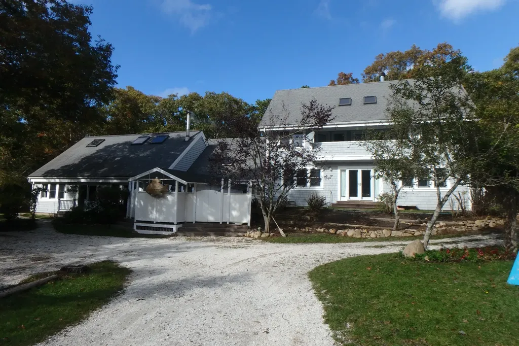 299 Daggett Avenue Vineyard Haven MA 02568