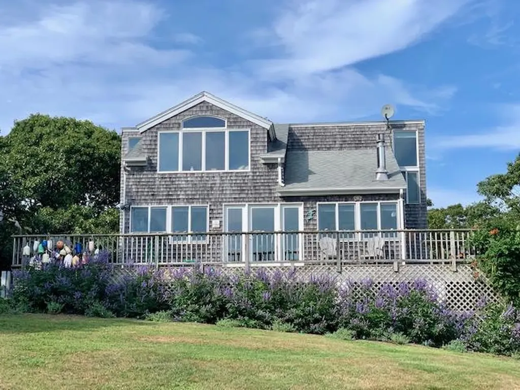 16 Trails End Chilmark MA 02535
