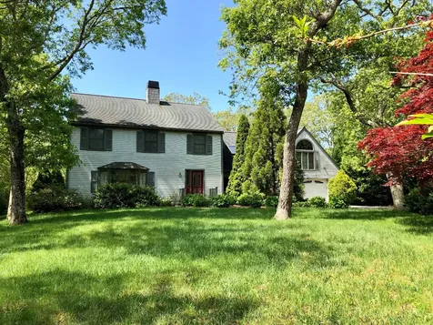 27 Bayes Hill Road Oak Bluffs MA 02557