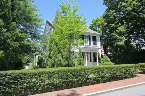 26 North Summer Street Edgartown MA 02539