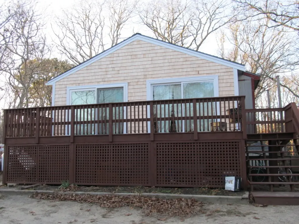 385 County Road Oak Bluffs MA 02557