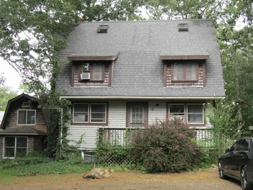 8 Melrose Avenue Oak Bluffs MA 02557
