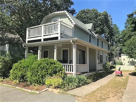 41 School Street Oak Bluffs MA 02557