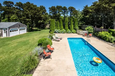 31 Vickers Street Edgartown MA 02539