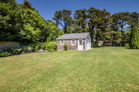 31 Vickers Street Edgartown MA 02539