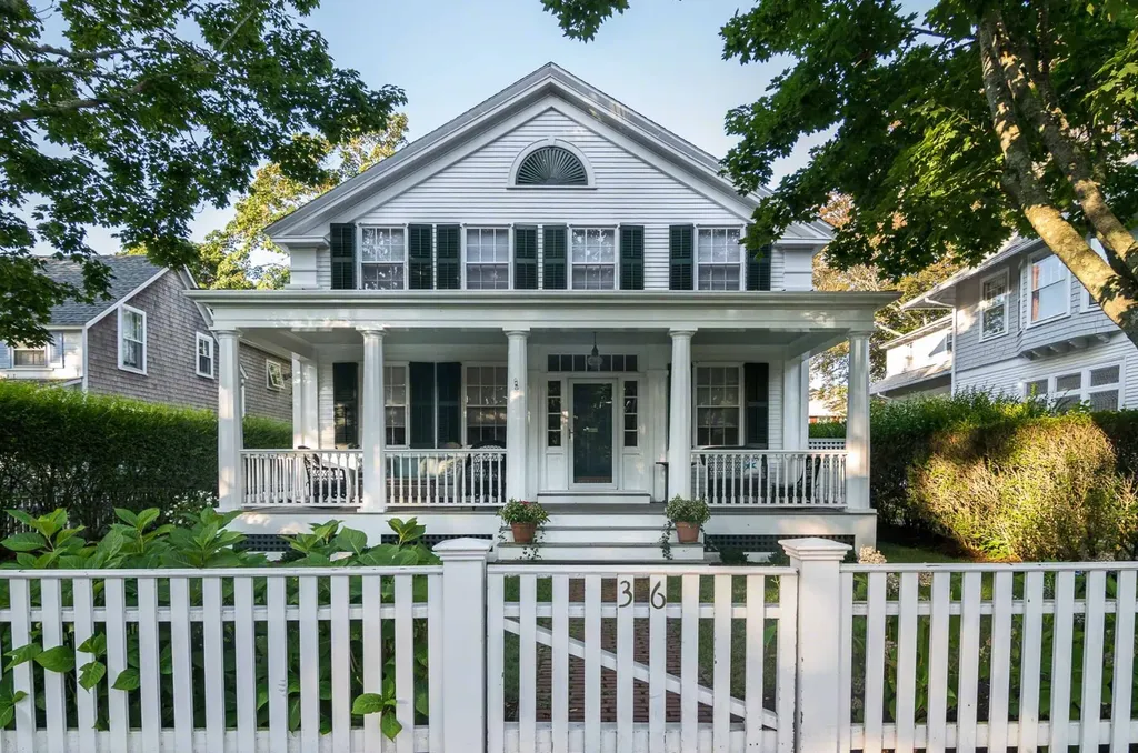 36 Morse Street Edgartown MA 02539