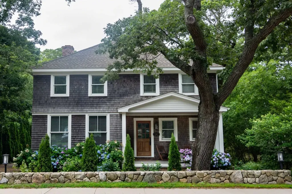 229 State Road Vineyard Haven MA 02568