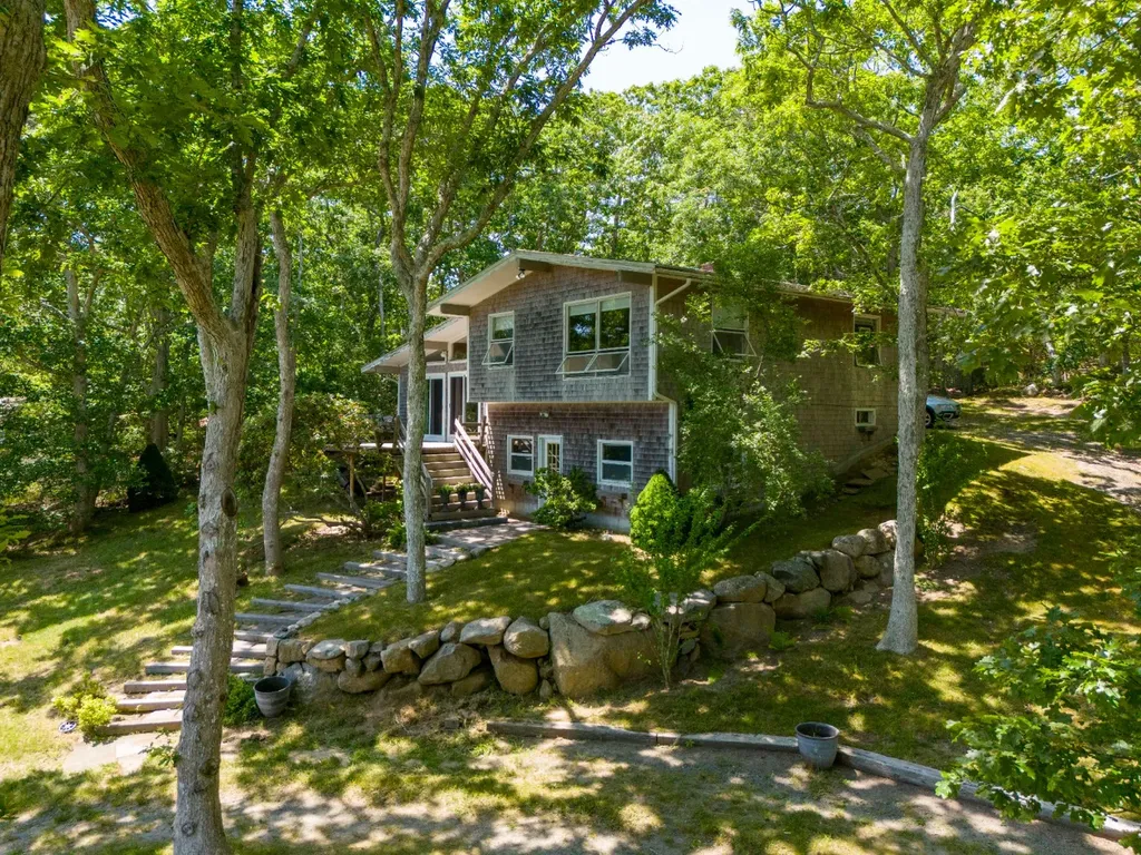 2 Rockrose Path Chilmark MA 02535