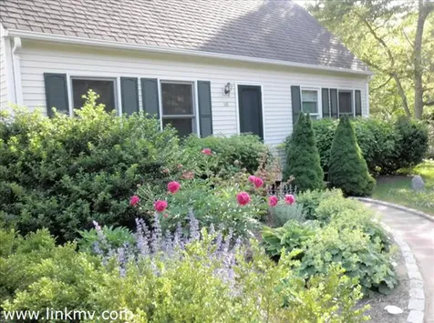 98 Washington Avenue Oak Bluffs MA 02557